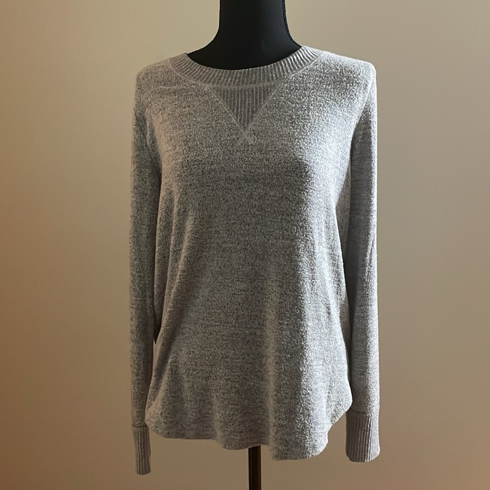 Women’s Gray Abercrombie & Fitch Pullover Sweater, Size Medium